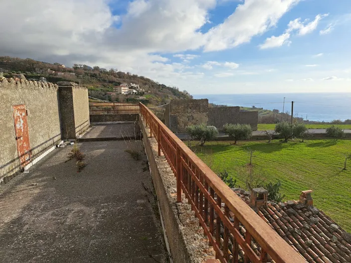 Image No.3-4 Bed Farmhouse for sale