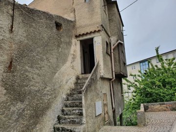1 - Calabria, Property
