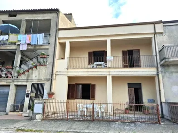 1 - Calabre, Maison