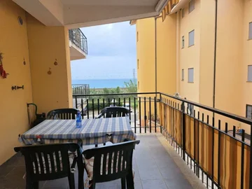 1 - Gizzeria, Apartment