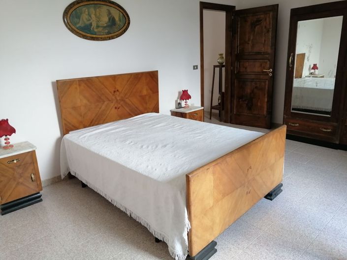 Image No.3-2 Bed Property for sale