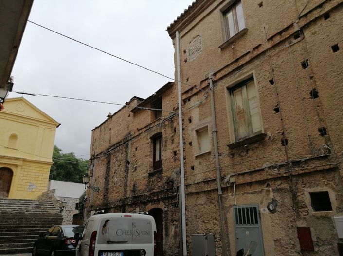 Image No.7-2 Bed Property for sale