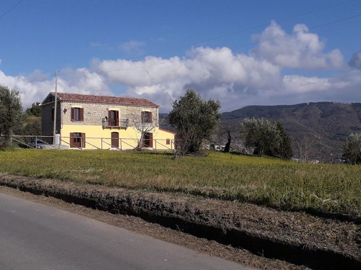 Image No.21-3 Bed Farmhouse for sale