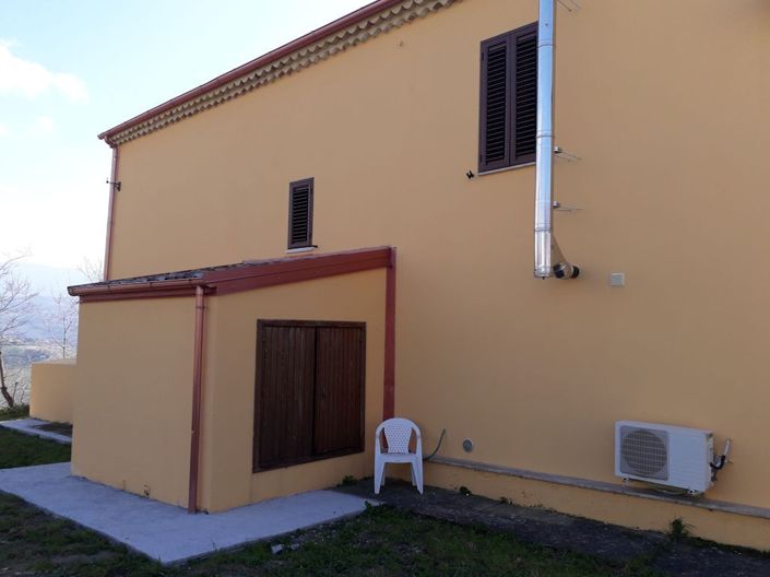 Image No.24-3 Bed Farmhouse for sale