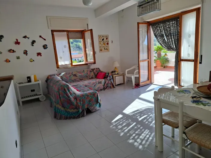 Image No.14-Appartement de 3 chambres à vendre à Falconara Albanese