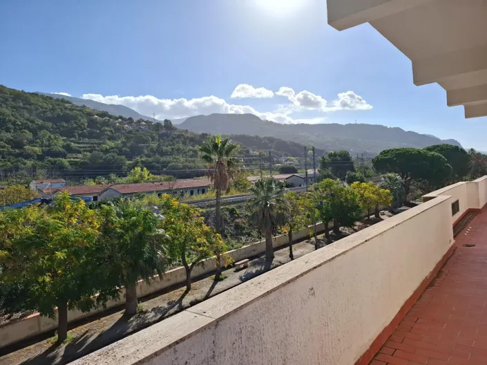 Image No.2-Appartement de 3 chambres à vendre à Falconara Albanese