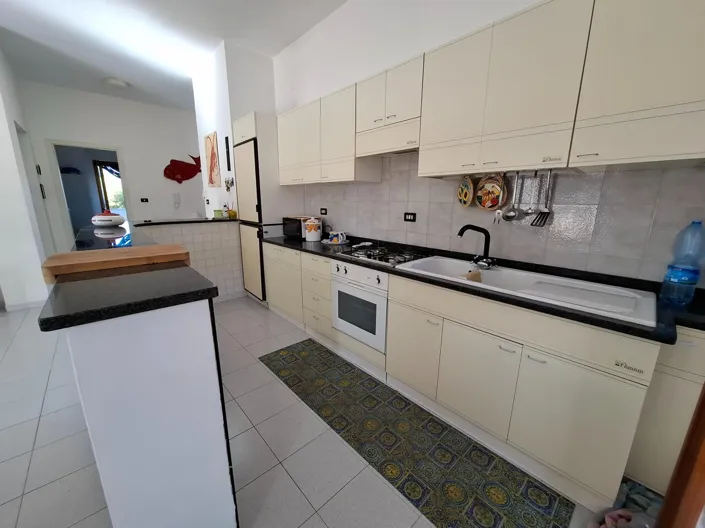 Image No.20-Appartement de 3 chambres à vendre à Falconara Albanese