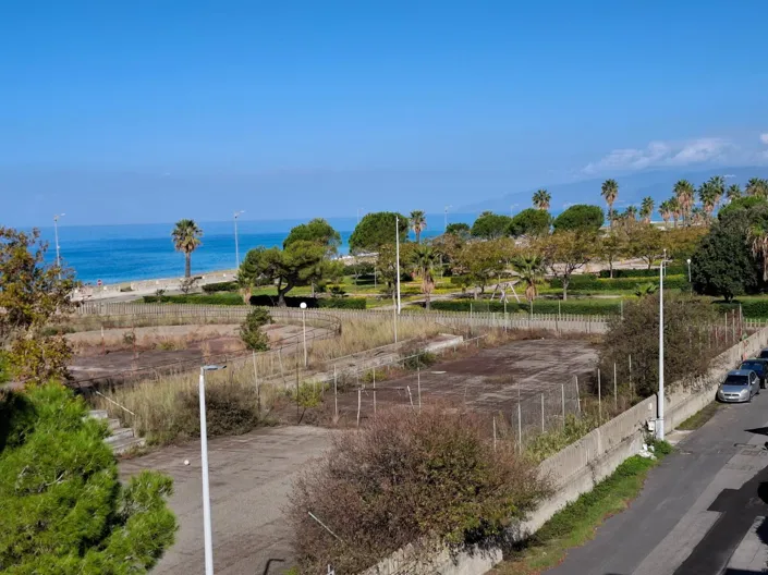 Image No.23-Appartement de 3 chambres à vendre à Falconara Albanese