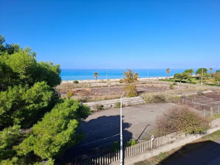 Image No.6-Appartement de 3 chambres à vendre à Falconara Albanese