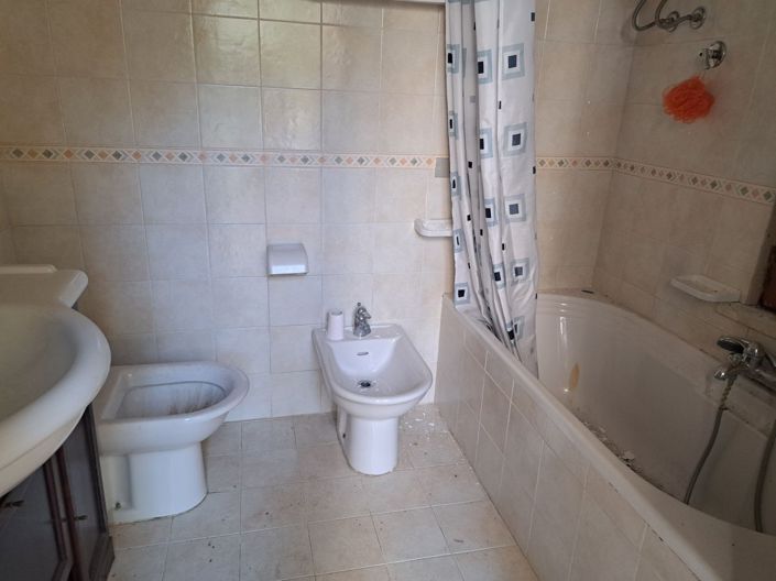 Image No.2-2 Bed Farmhouse for sale