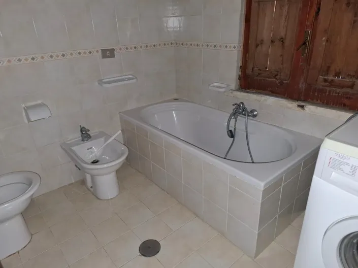 Image No.38-2 Bed Farmhouse for sale