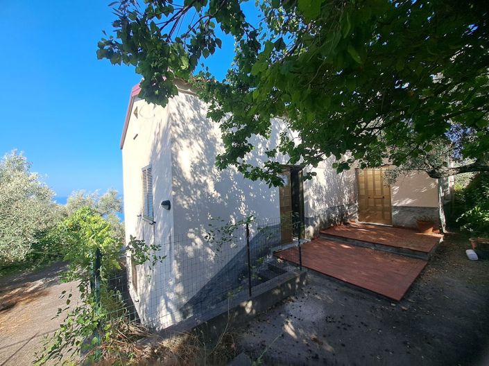 Image No.6-2 Bed Farmhouse for sale