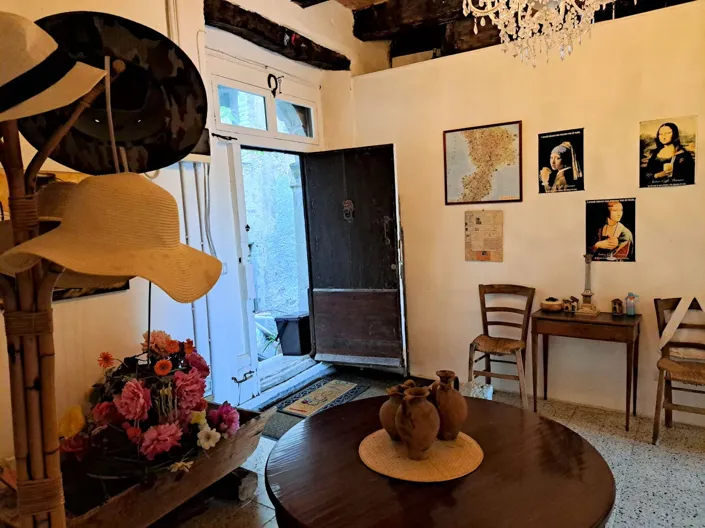 Image No.20-2 Bed Property for sale