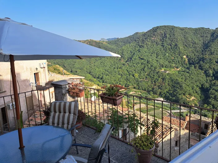 Image No.33-2 Bed Property for sale