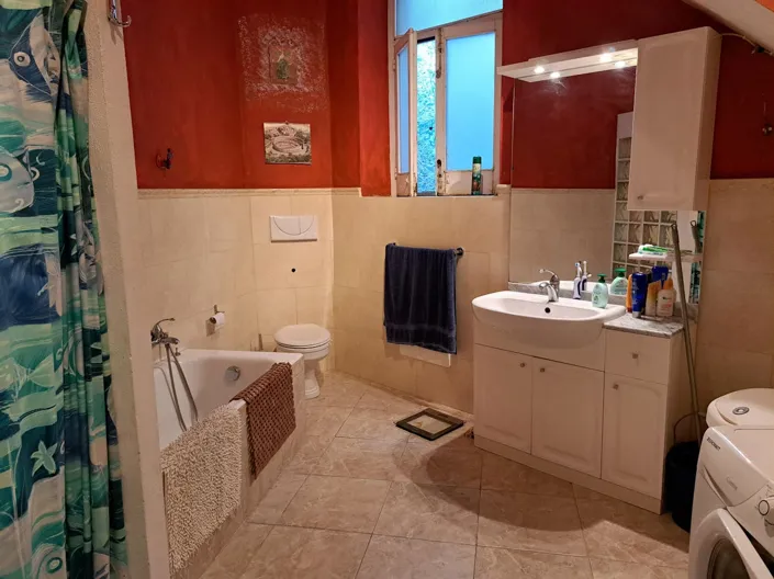 Image No.8-2 Bed Property for sale