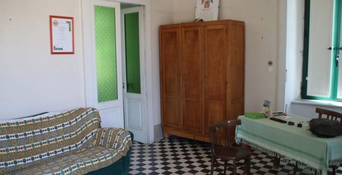 Image No.9-2 Bed House for sale