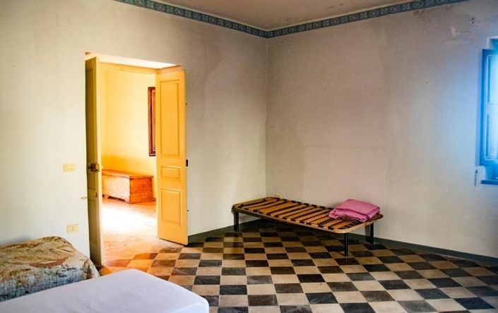 Image No.14-3 Bed Property for sale