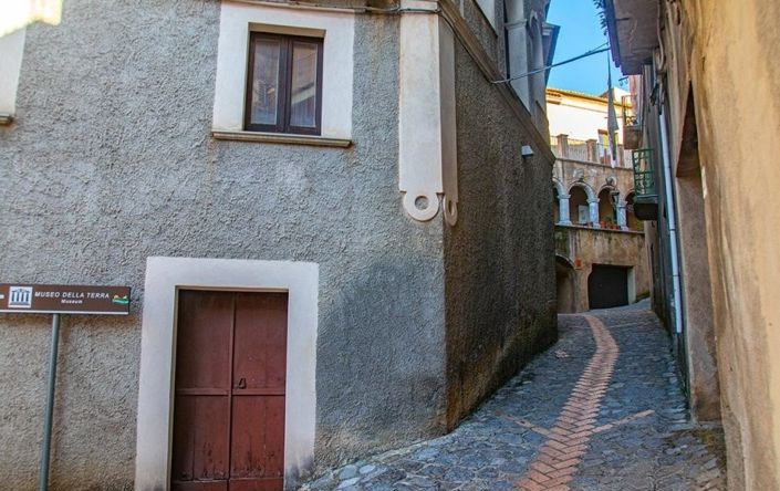 Image No.2-3 Bed Property for sale