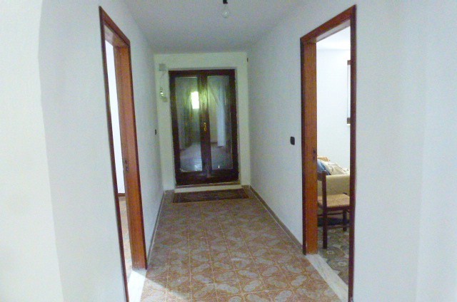 Image No.10-2 Bed Property for sale