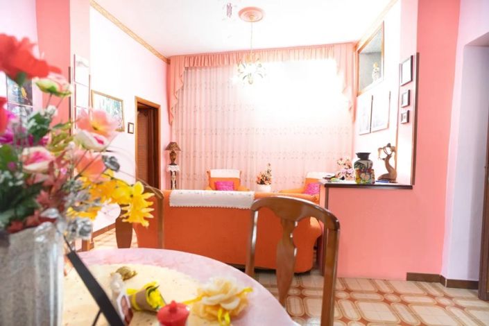 Image No.6-2 Bed Property for sale