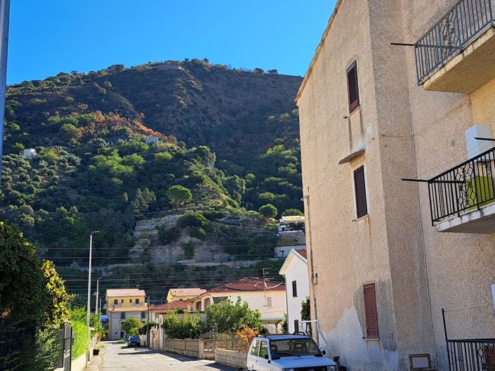 Image No.18-3 Bed Apartment for sale