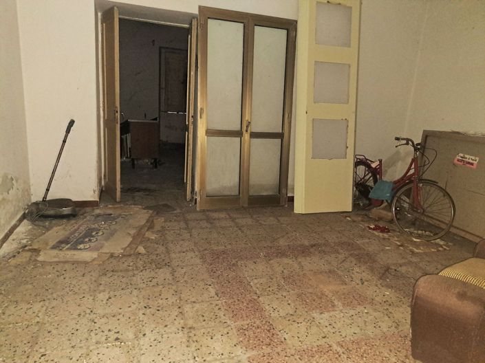 Image No.9-2 Bed House for sale