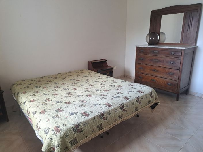 Image No.12-4 Bed House for sale