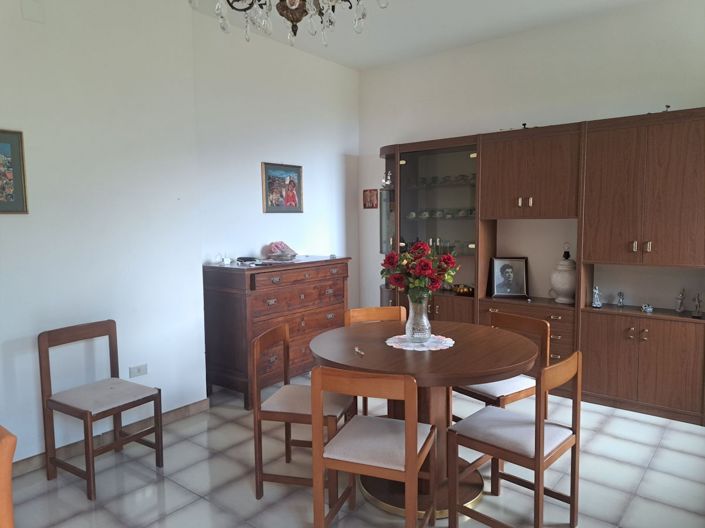 Image No.7-4 Bed House for sale