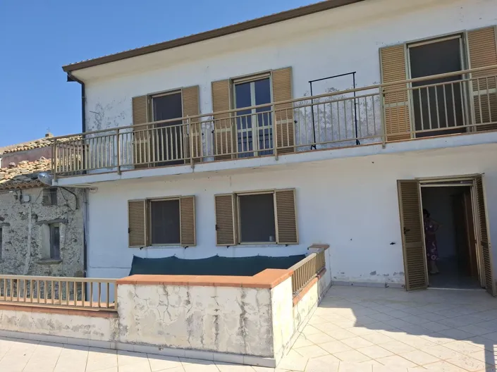 Image No.11-4 Bed House for sale