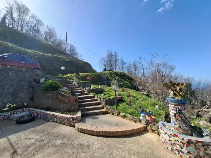 Image No.25-2 Bed House for sale