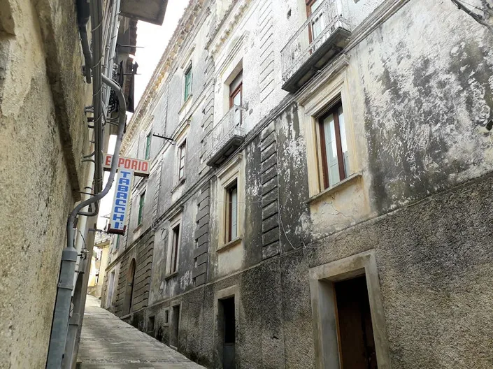 Image No.1-Propriété de 3 chambres à vendre à Longobardi