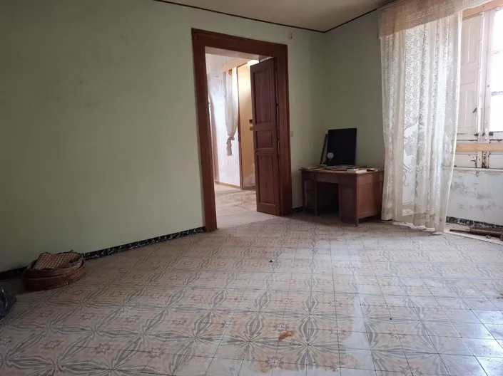 Image No.23-3 Bed Property for sale