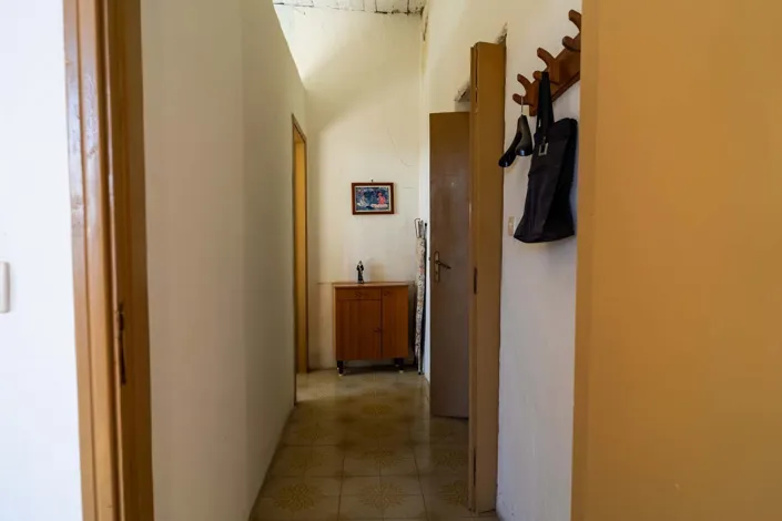 Image No.19-2 Bed Townhouse for sale