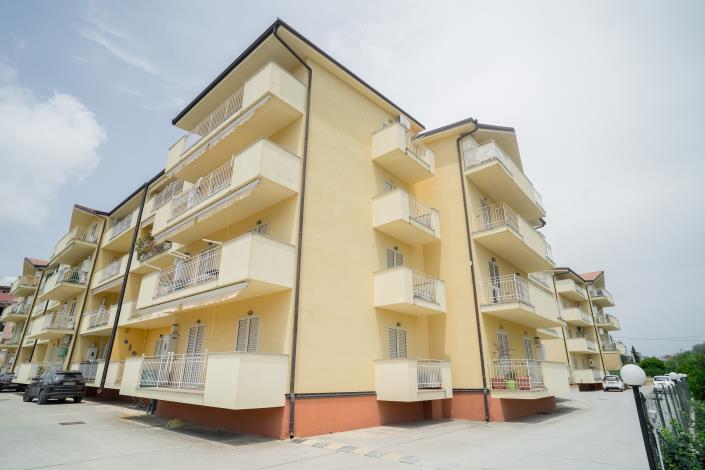 Image No.1-2 Bed Apartment for sale