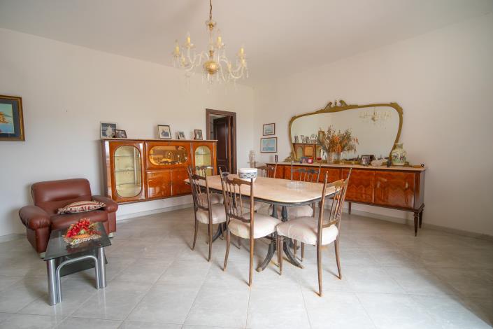 Image No.2-1 Bed Townhouse for sale