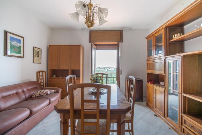 Image No.6-1 Bed Townhouse for sale