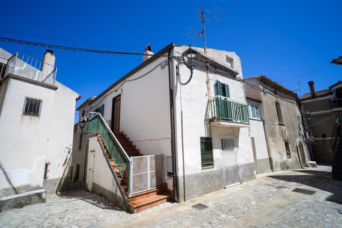 Image No.1-3 Bed Townhouse for sale