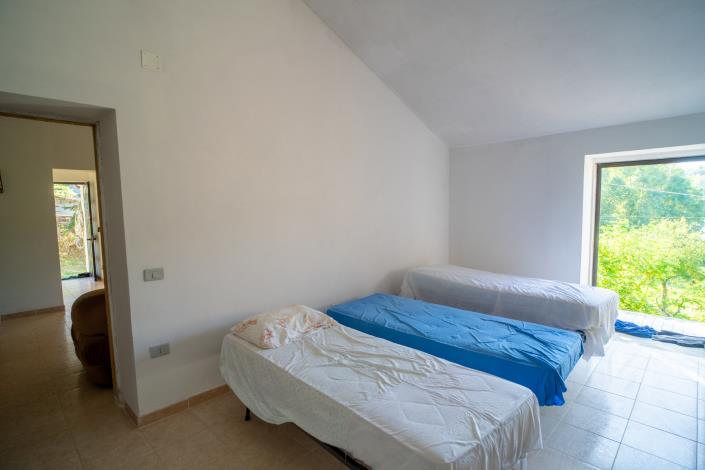 Image No.8-2 Bed Country House for sale