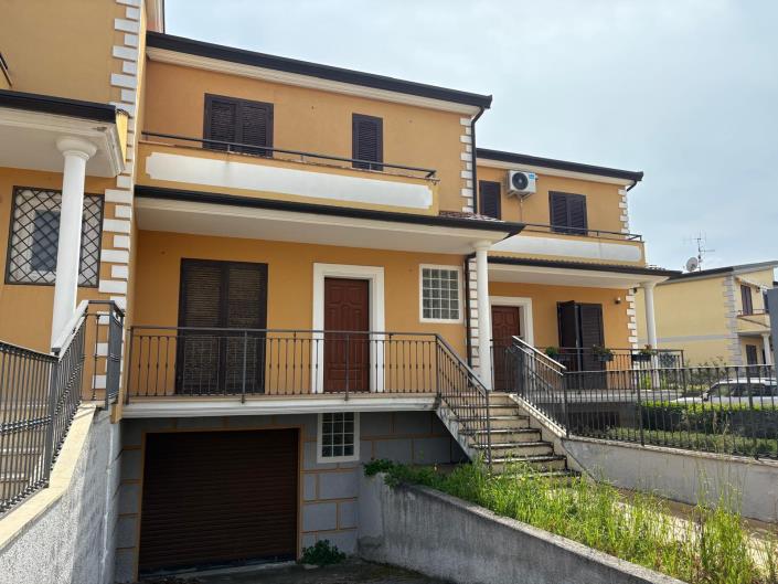 Image No.1-Maison de ville de 3 chambres à vendre à Scalea