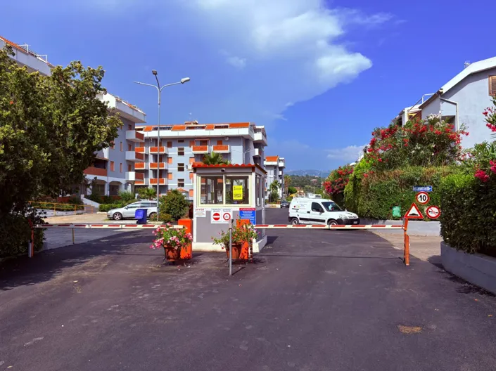 Image No.10-2 Bed Apartment for sale