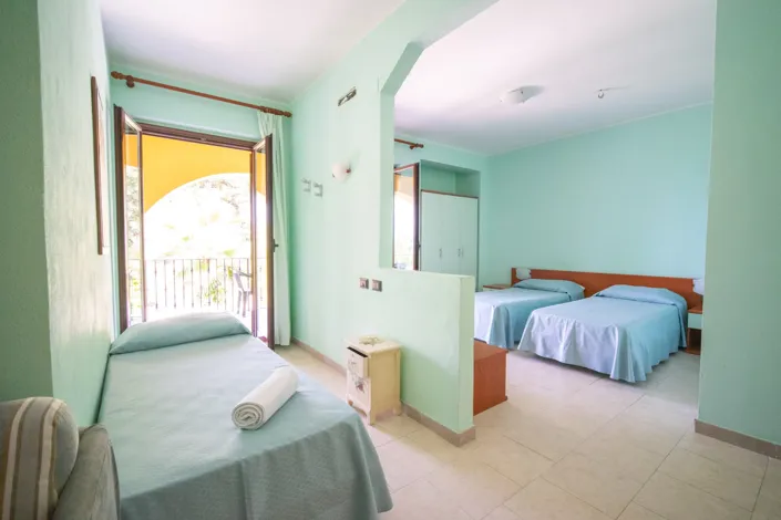 Image No.23-18 Bed Commercial for sale