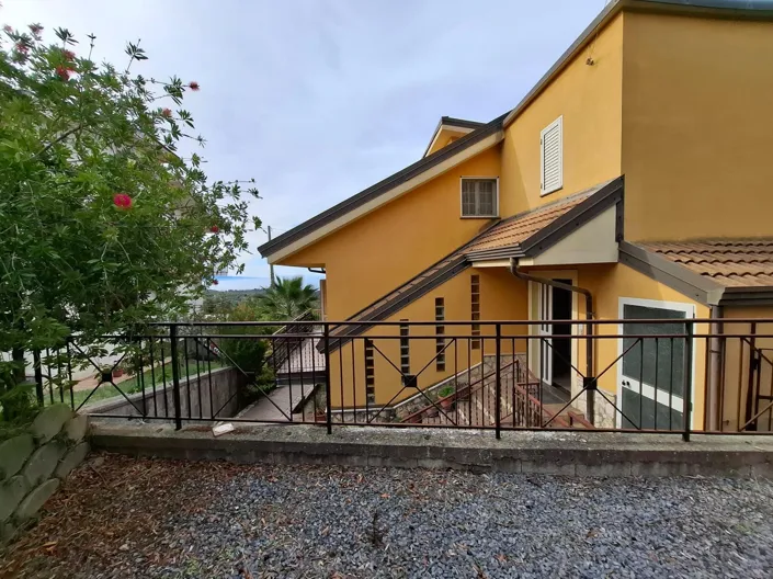 Image No.25-2 Bed Apartment for sale