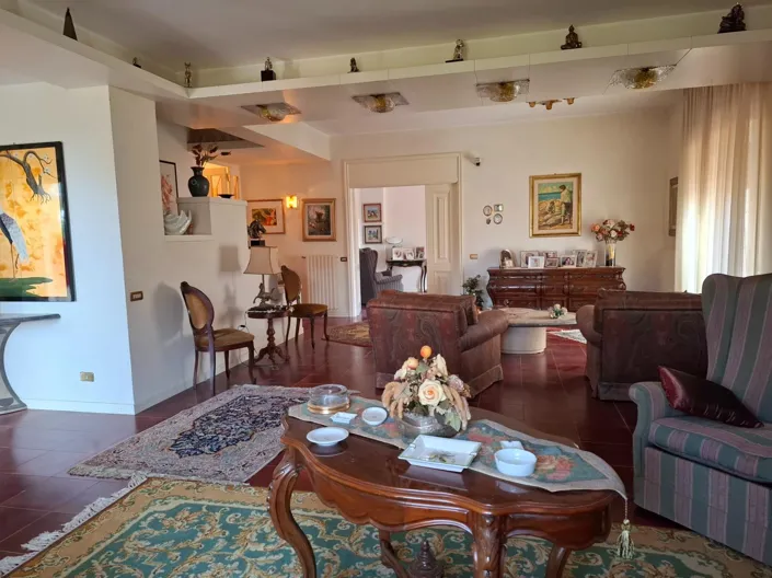 Image No.10-Villa de 4 chambres à vendre à Catanzaro