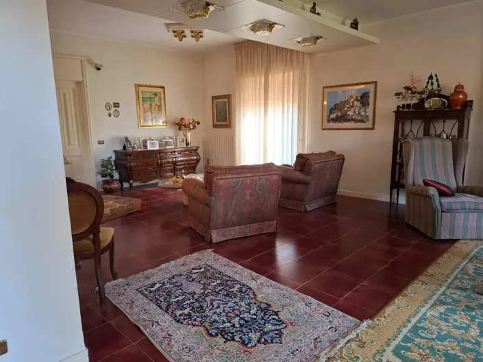 Image No.7-Villa de 4 chambres à vendre à Catanzaro