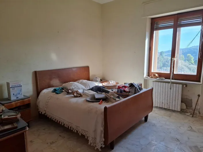 Image No.13-5 Bed House for sale