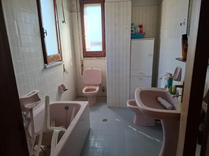 Image No.16-5 Bed House for sale