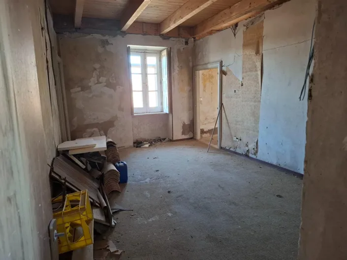 Image No.17-5 Bed House for sale