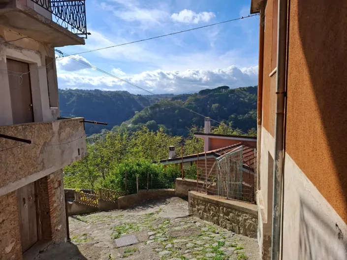 Image No.21-5 Bed House for sale