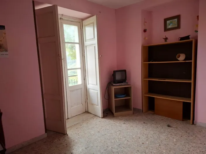 Image No.24-5 Bed House for sale