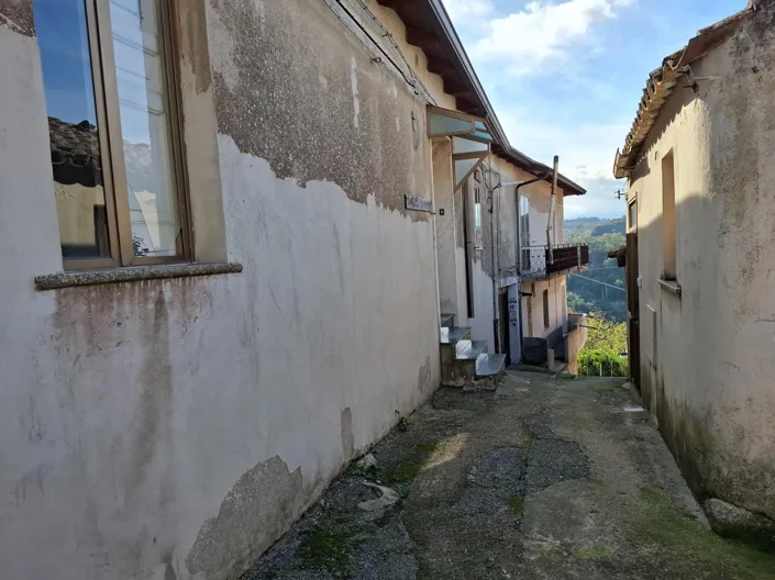 Image No.32-5 Bed House for sale